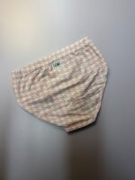 جزئیات بافت پارچه تیپ لاکرا و طراحی گنی شورت زنانه نگاه